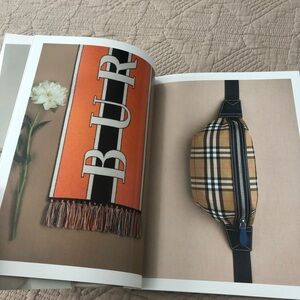 Burberry coffee table book. 45 PAGES
